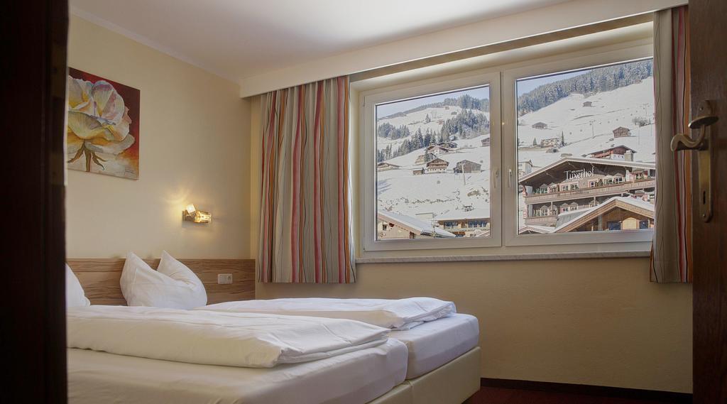Aparthotel Dorfplatzl Garni Tux Extérieur photo