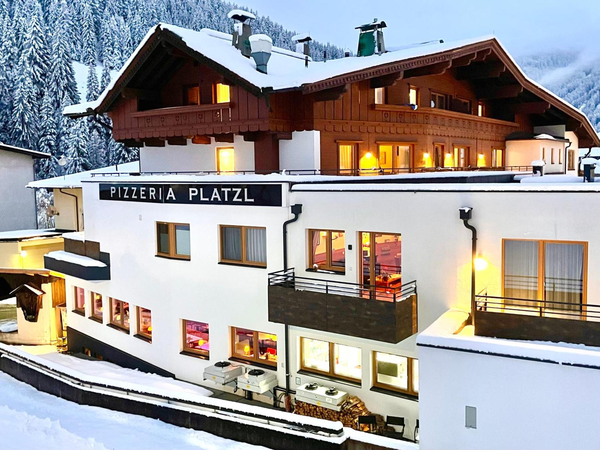 Aparthotel Dorfplatzl Garni Tux Extérieur photo