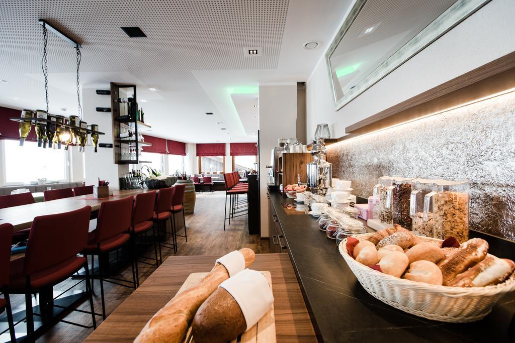 Aparthotel Dorfplatzl Garni Tux Extérieur photo