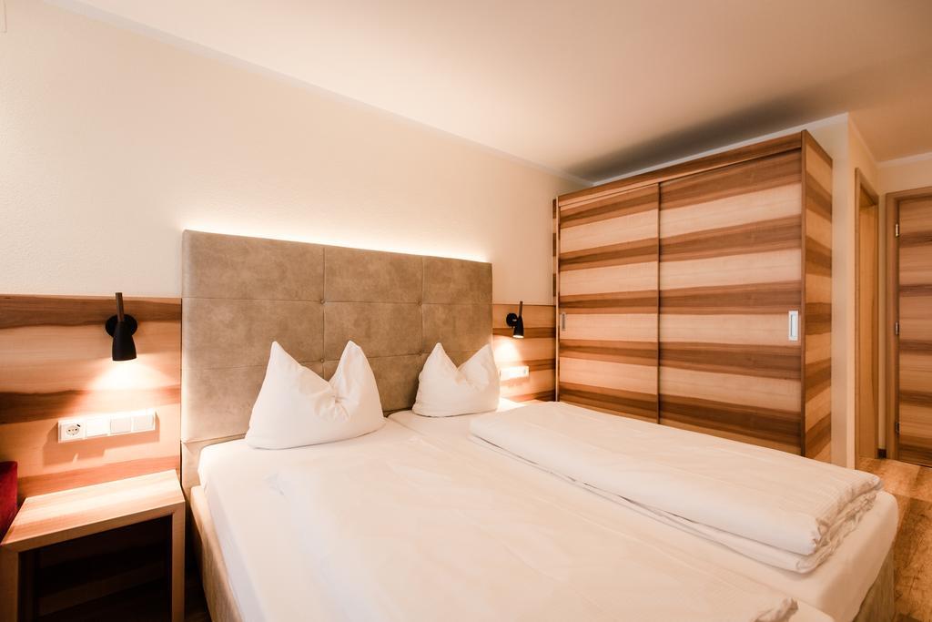 Aparthotel Dorfplatzl Garni Tux Extérieur photo