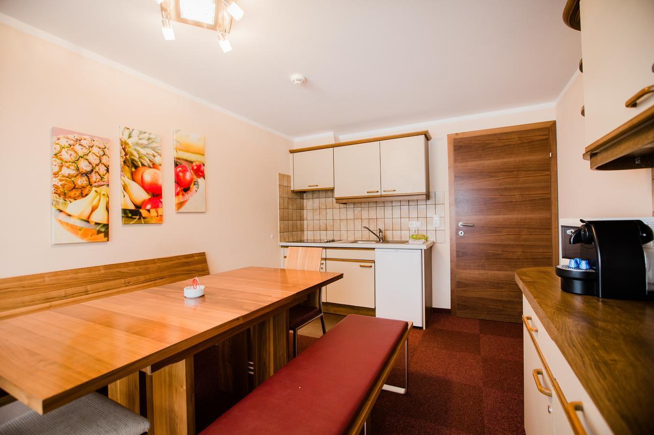 Aparthotel Dorfplatzl Garni Tux Extérieur photo