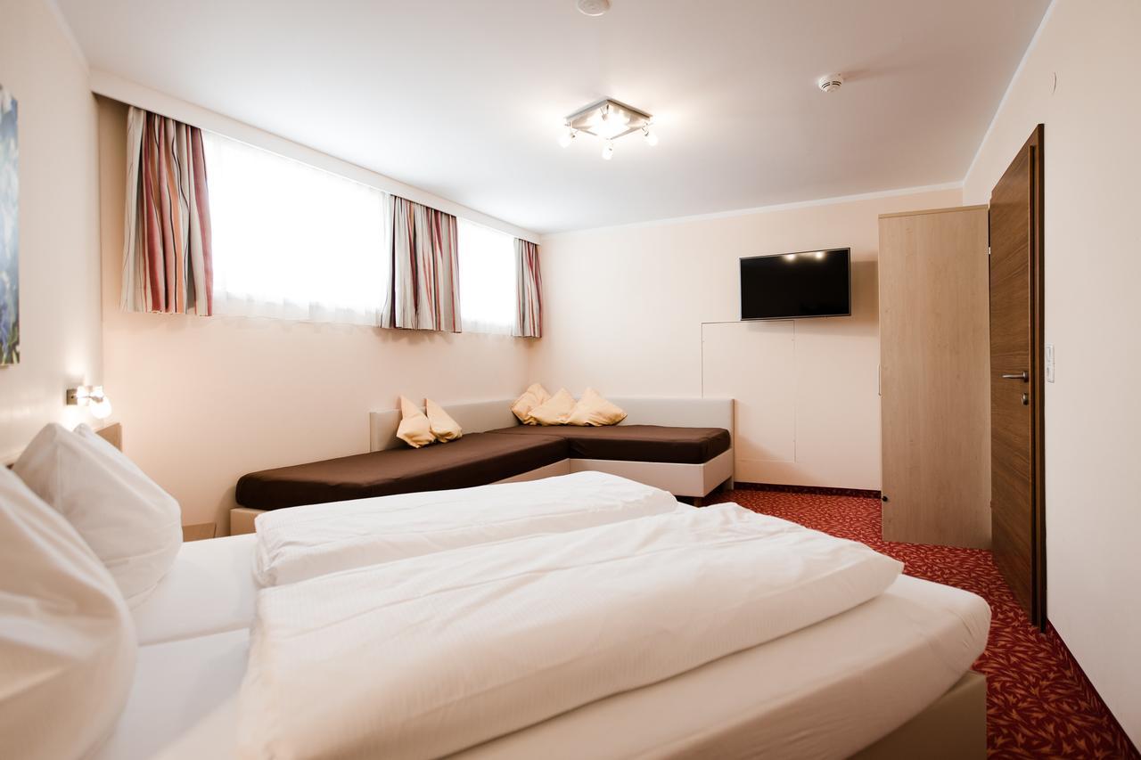 Aparthotel Dorfplatzl Garni Tux Extérieur photo